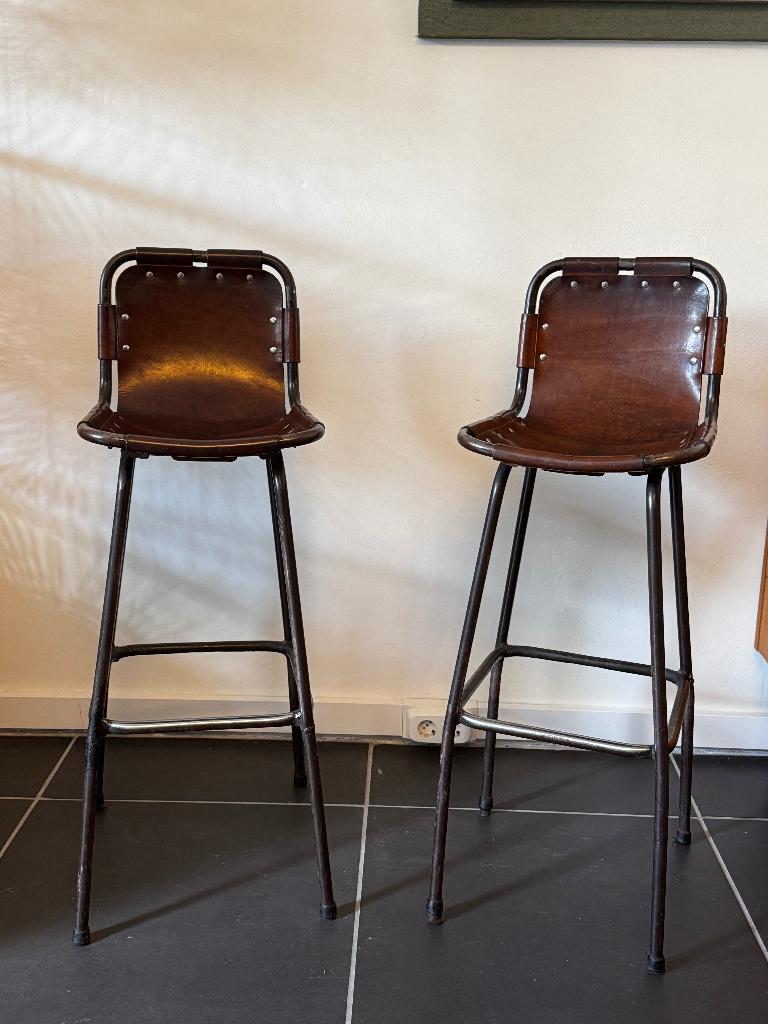 Set (2) Charlotte Perriand barkrukken, Jaren '60, Ophalen, Gebruikt, Twee, Bruin