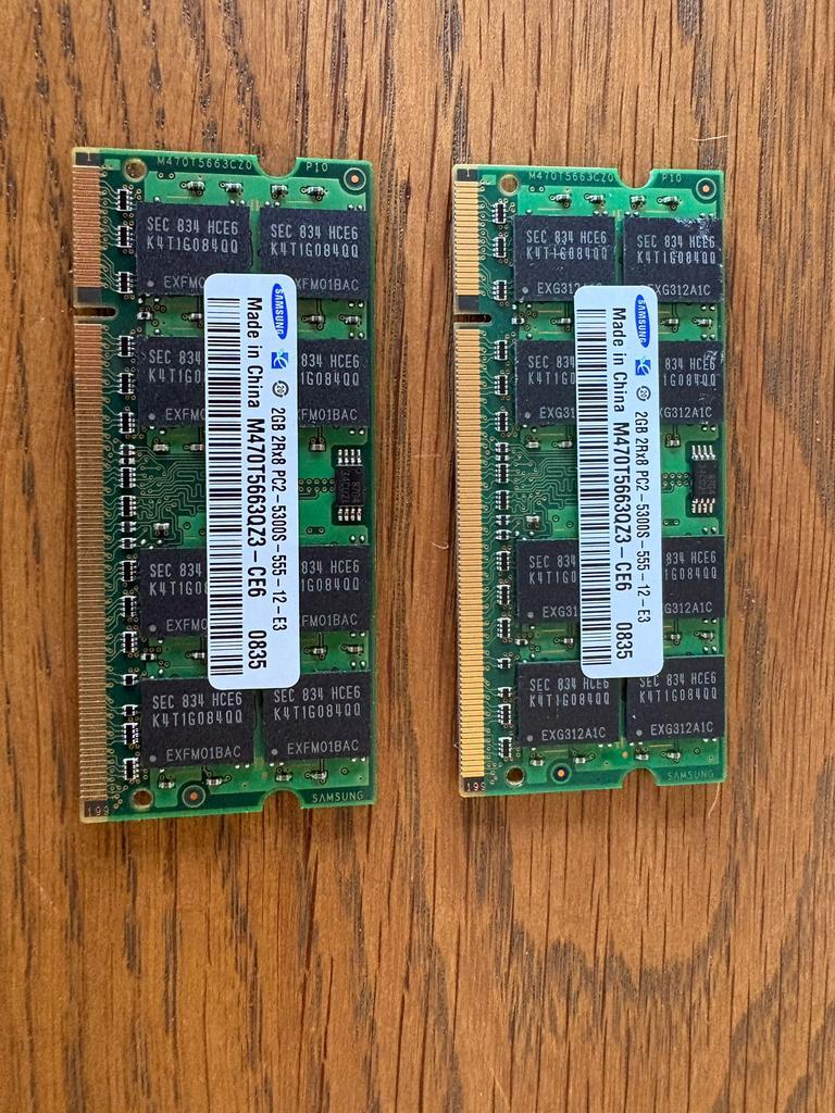 2 x 2GB geheugen, Ophalen of Verzenden, Zo goed als nieuw, DDR2, Desktop