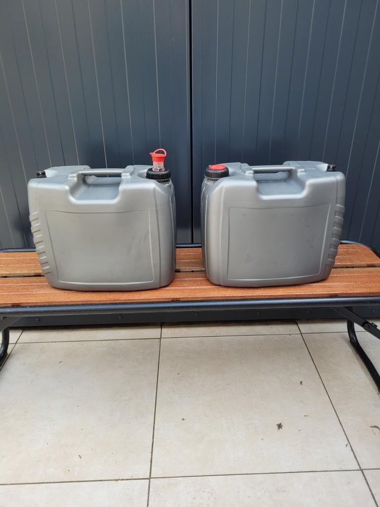 Jerrycans 20 ltr met schenktuit en ontluchting, Minder dan 75 liter, Ophalen of Verzenden
