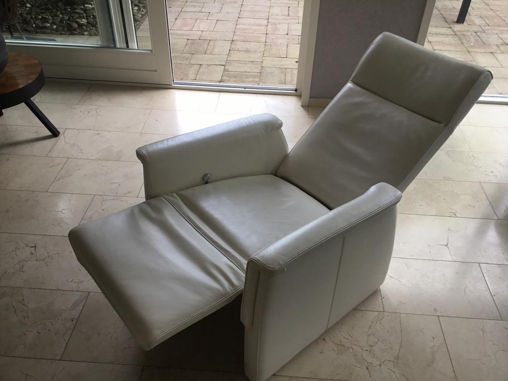 Leren relaxstoel kleur creme, Huis en Inrichting, Ophalen, Gebruikt, 75 tot 100 cm, 50 tot 75 cm