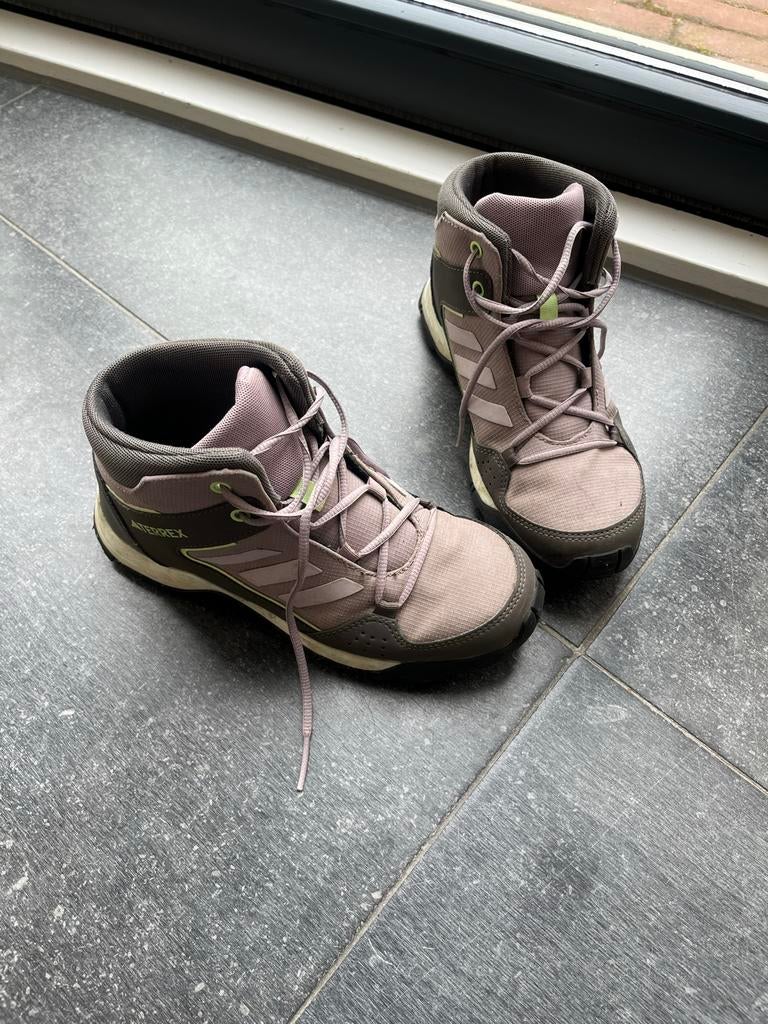 Adidas Terrex wandelschoenen maat 34 - Zo goed als nieuw, Kinderen en Baby's, Kinderkleding | Schoenen en Sokken, Ophalen, Gebruikt