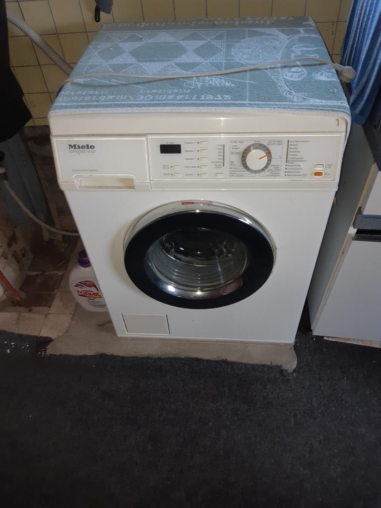 Miele wasmachine w, Ophalen of Verzenden, Gebruikt, 1200 tot 1600 toeren, 85 tot 90 cm
