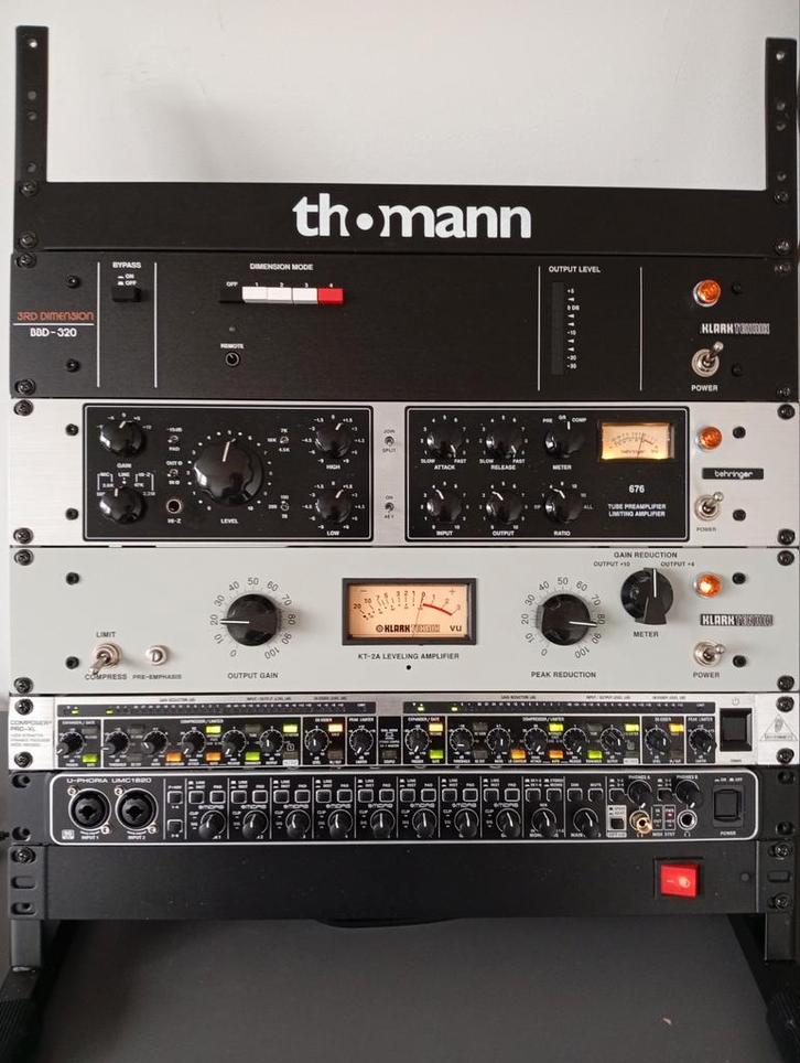 Studio rack met speakers, Muziek en Instrumenten, Effecten, Nieuw, Chorus, Distortion, Overdrive of Fuzz, Volume, Overige typen