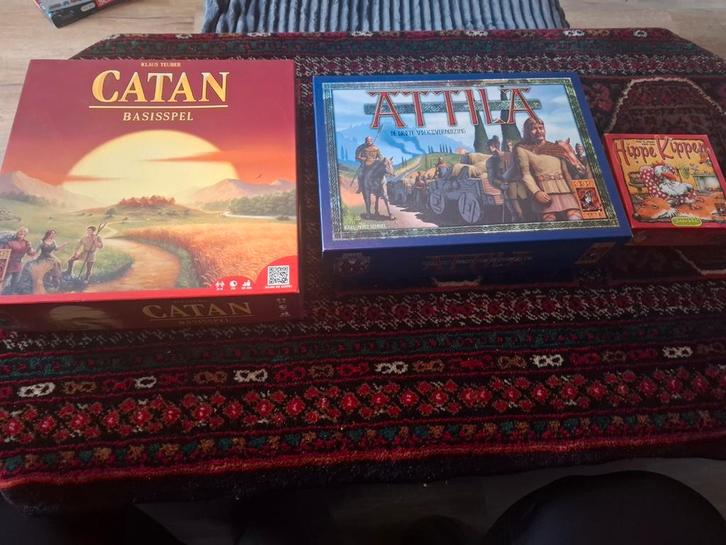 Bordspellen Collectie - Catan, Attika, Hippe Kippen, Hobby en Vrije tijd, Gezelschapsspellen | Bordspellen, Gebruikt, Drie of vier spelers