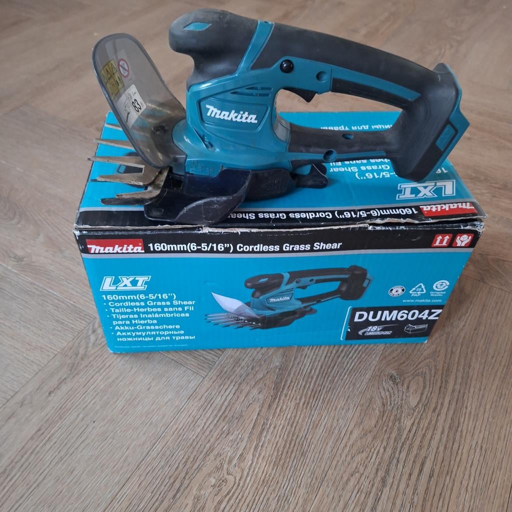 Makita DUM604Z Accu Graskantenschaar 18V (excl. accu), Accu, Ophalen of Verzenden, Zo goed als nieuw, Makita