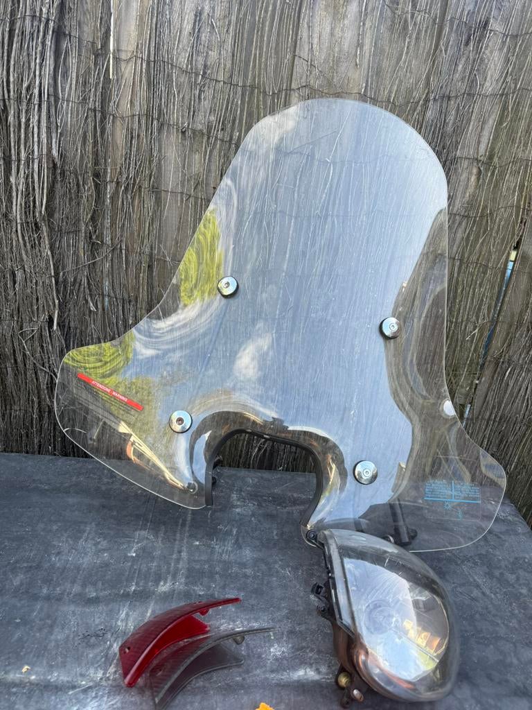 Windscherm zip 2000. Hoog/ Laag en lampglas, Fietsen en Brommers, Brommeronderdelen | Scooters, Ophalen of Verzenden, Zo goed als nieuw