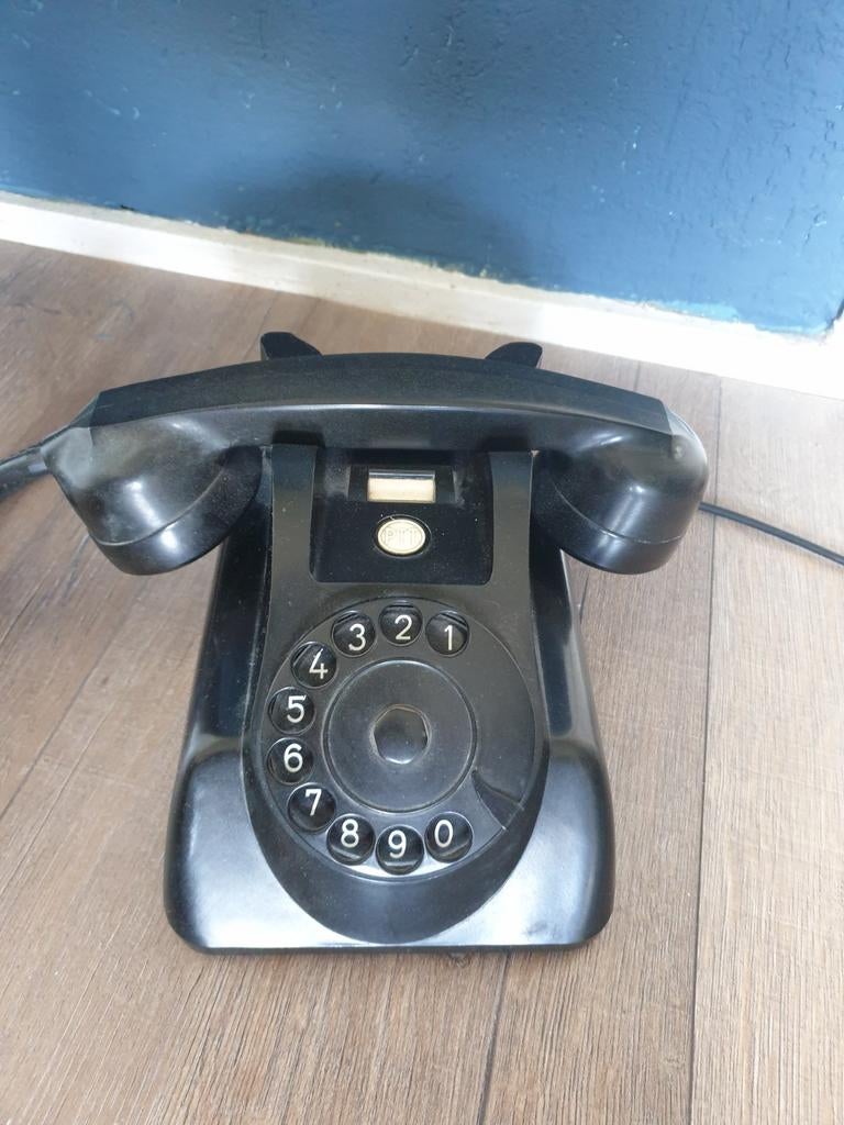 Bakeliet telefoon, Ophalen