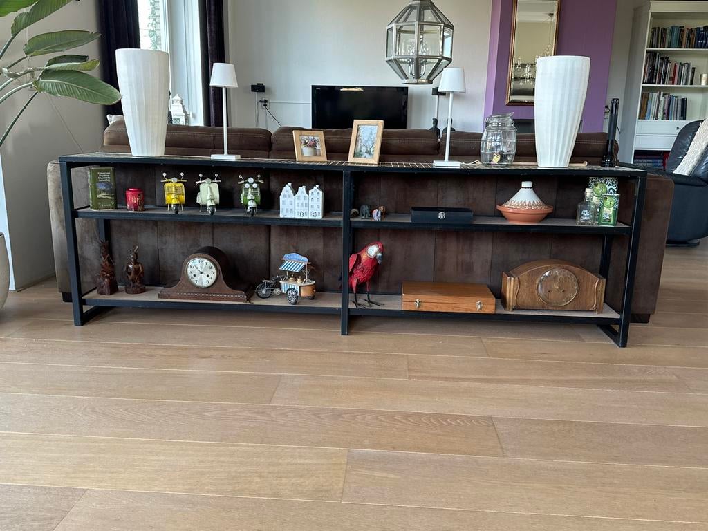 Stijlvolle sidetable met metalen frame en houten planken, Ophalen, Zo goed als nieuw