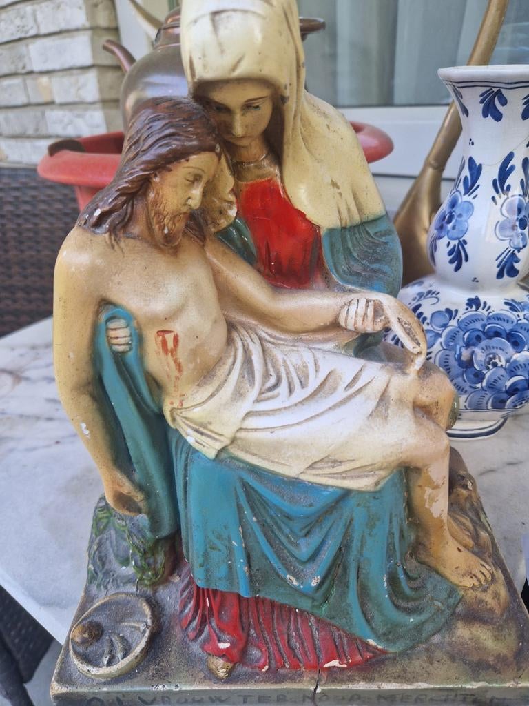 Antieke religieuze beelden: Piëta en Heilig Hart Jezus, Antiek en Kunst, Ophalen