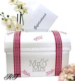 Leuke “Mr & Mrs” enveloppendoos versiert met fuchsia lint, Ophalen of Verzenden, Nieuw, Feestartikel, Geboorte of Huwelijk