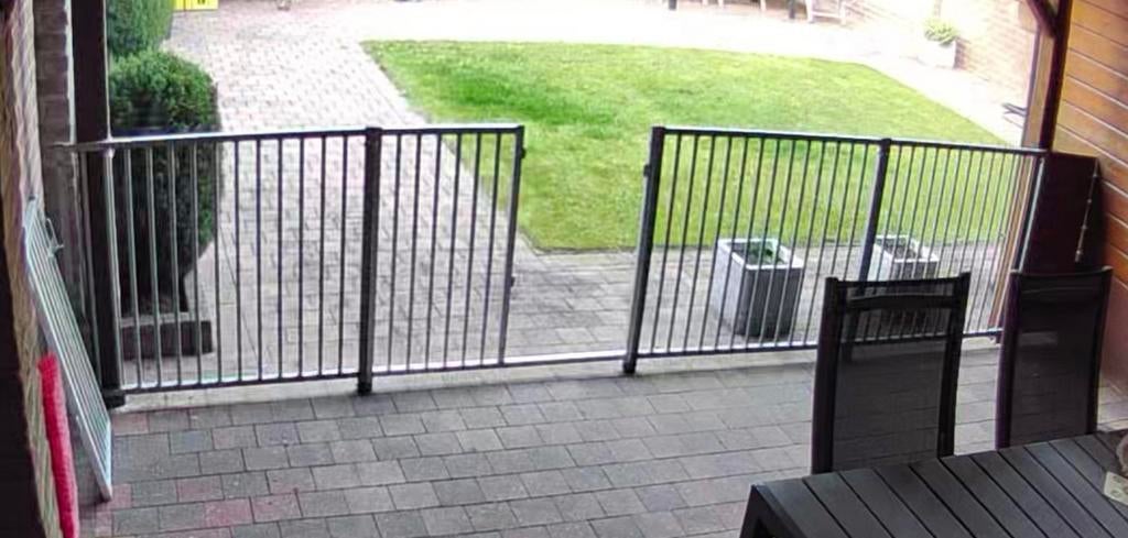 Kennel panelen 4 stuks 1 voorzien van poort, Dieren en Toebehoren, Hondenhokken, Ophalen, Zo goed als nieuw, 110 cm of meer, 100 cm of meer