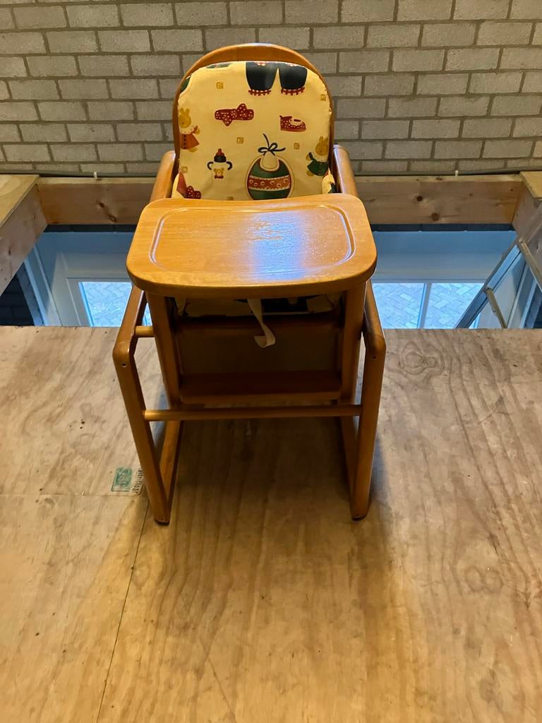 Retro kinderstoel met tafeltje, Kinderen en Baby's, Kinderstoelen, Ophalen of Verzenden, Gebruikt, Overige typen, Afneembaar eetblad