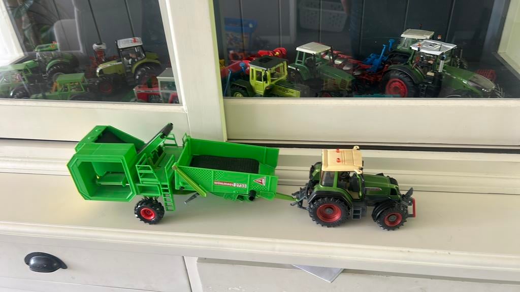 Siku Fendt 412 met aardappelrooier, Ophalen of Verzenden, Zo goed als nieuw, Hijskraan, Tractor of Landbouw, SIKU