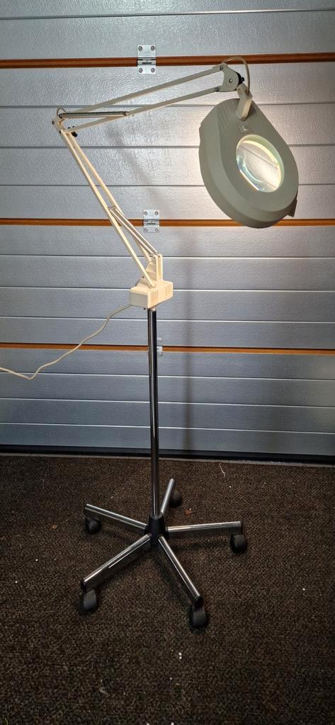 Loeplamp op statief, Hobby en Vrije tijd, Vergrootglazen, Loepen en Loeplampen, Loeplamp, Ophalen