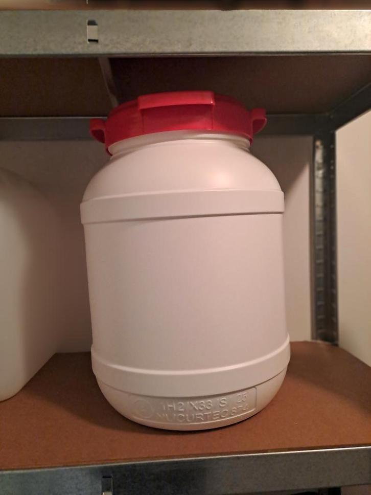 Voer bewaar Ton ( 26 liter inhoud), Dieren en Toebehoren, Dierenvoeding, Vis, Ophalen