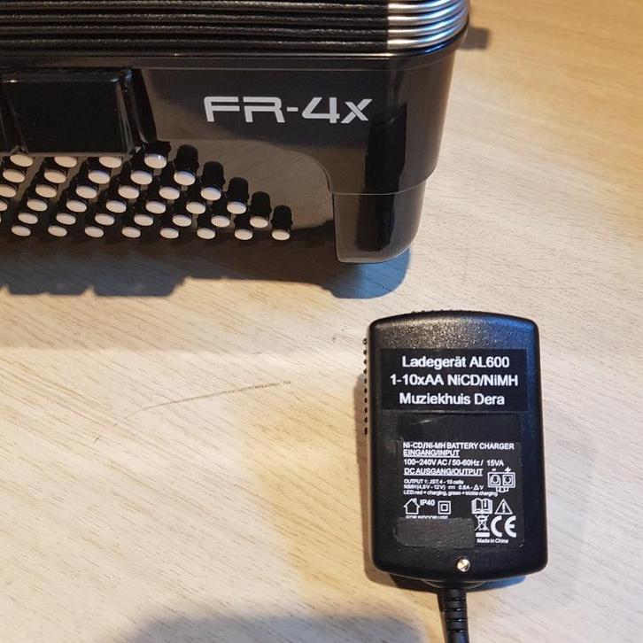 Batterijlader vr Roland FR-3X & FR-4X V-Accordeon FR3X  FR4X, Muziek en Instrumenten, Accordeons, Nieuw, Ophalen of Verzenden