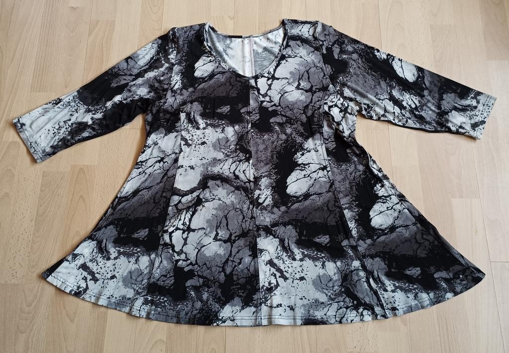 Ophilia zwart grijs wit A lijn tuniek maat 4 = 48-50, Kleding | Dames, Grote Maten, Overige kleuren, Blouse of Tuniek, Ophalen of Verzenden