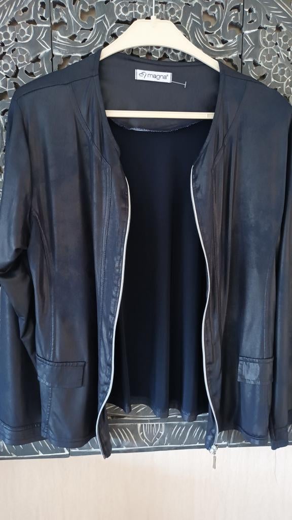 Magna donkerblauw lederlook jasje maat 44/46, Kleding | Dames, Blauw, Maat 42/44 (L), Ophalen of Verzenden, Magna