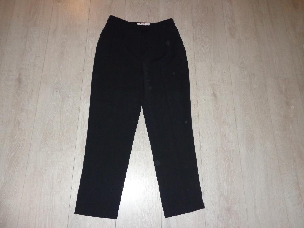 zwarte damesbroek van NA-KD, maat 38, Kleding | Dames, Broeken en Pantalons, Maat 38/40 (M), Zwart, Ophalen of Verzenden, Zo goed als nieuw