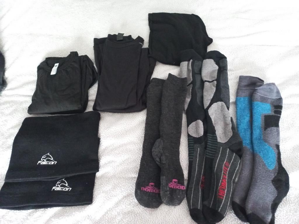 Thermo kleding maat m en maat l en ski sokken, Ophalen of Verzenden, Zo goed als nieuw, Maat 38/40 (M), Pak