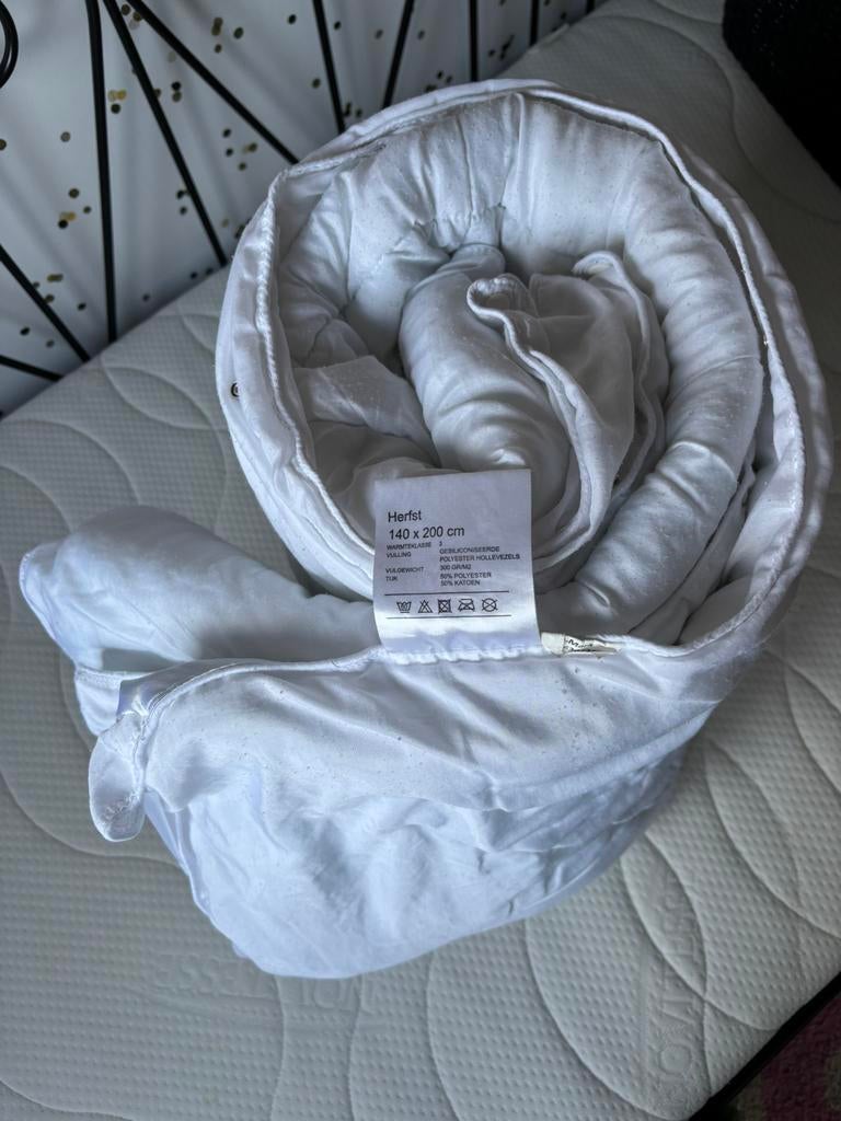 Dekbed 4 seizoenen 140x200cm twee stuks, Dieren en Toebehoren, Kattenmanden, Ophalen, Zo goed als nieuw