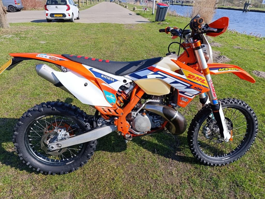 KTM 250 EXC 2016 Six Days enduro met kenteken! 132 uur, Motoren, 250 cc, Particulier, Enduro, Minimaal motorrijbewijs A2