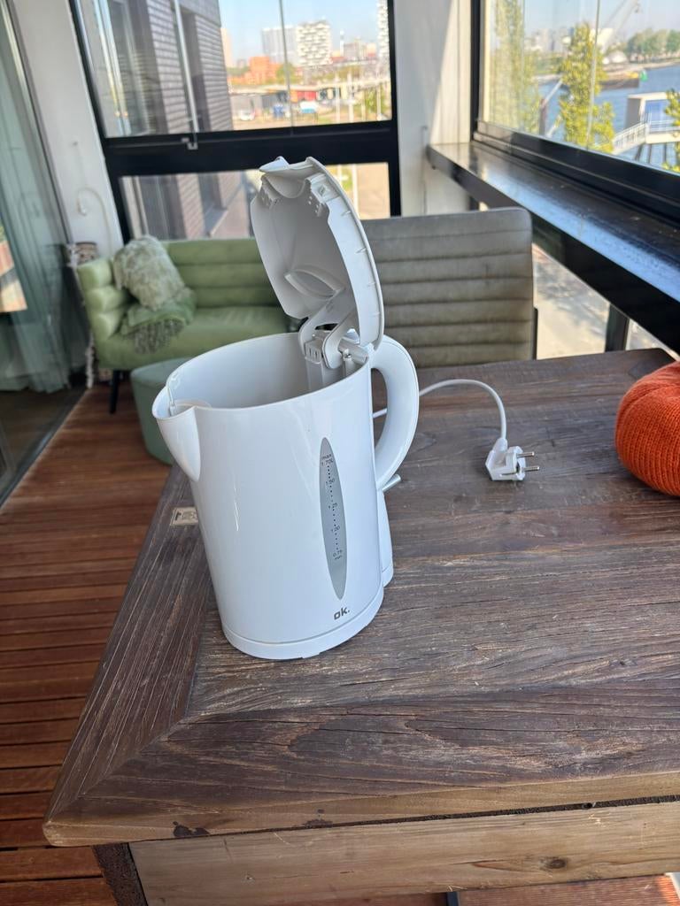 Kettle, Witgoed en Apparatuur, Waterkokers, 1 tot 2 liter, Ophalen of Verzenden, Zo goed als nieuw