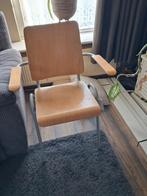 Leuke houten stoel met degelijk ijzeren frame, Ophalen, Gebruikt, Bruin, Vintage, Industrieel