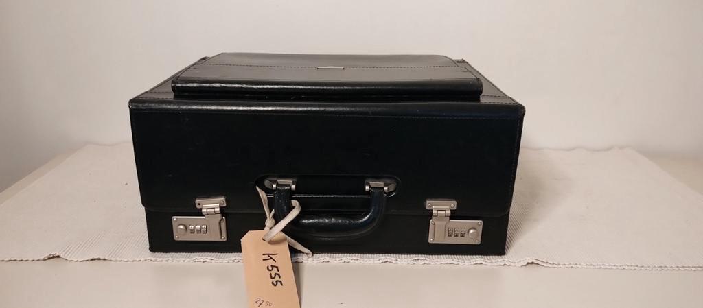 K555 pilotenkoffer zwart in goede staat, Overige materialen, Zaanvintage.nl, Onbekend, Slot