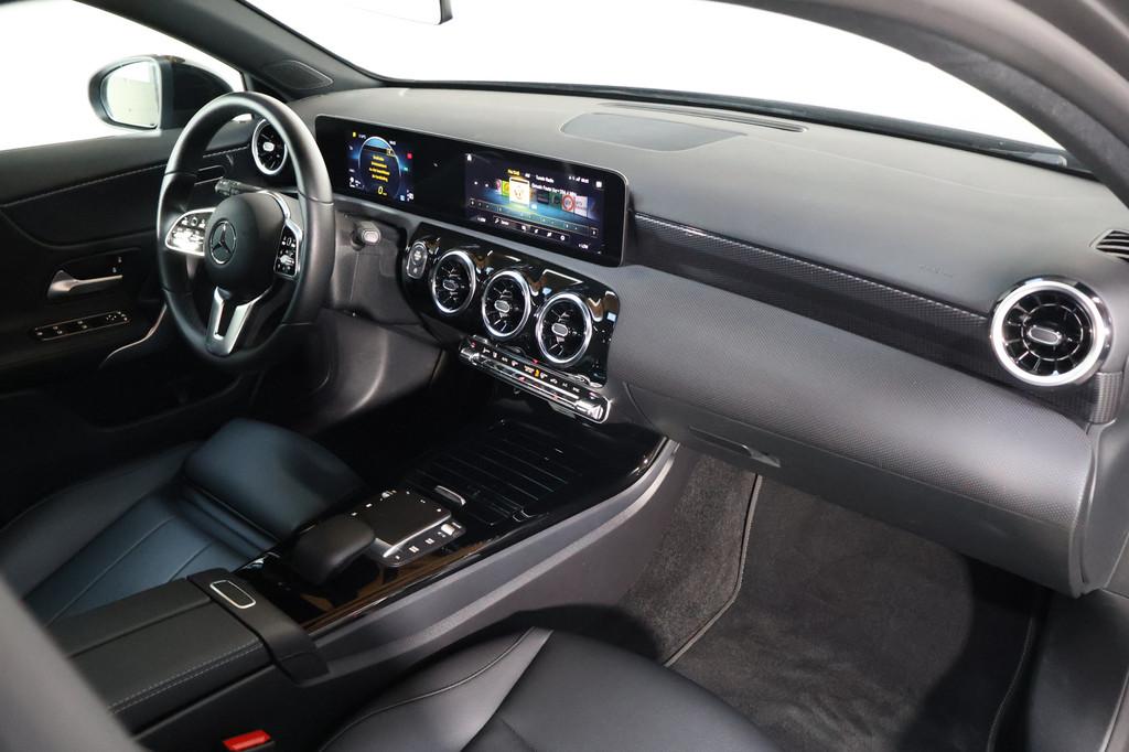 Mercedes-Benz A-Klasse 180 Luxury Line | Camera | Magno | Pa, Auto's, 136 pk, 4 cilinders, Bedrijf, 1265 kg