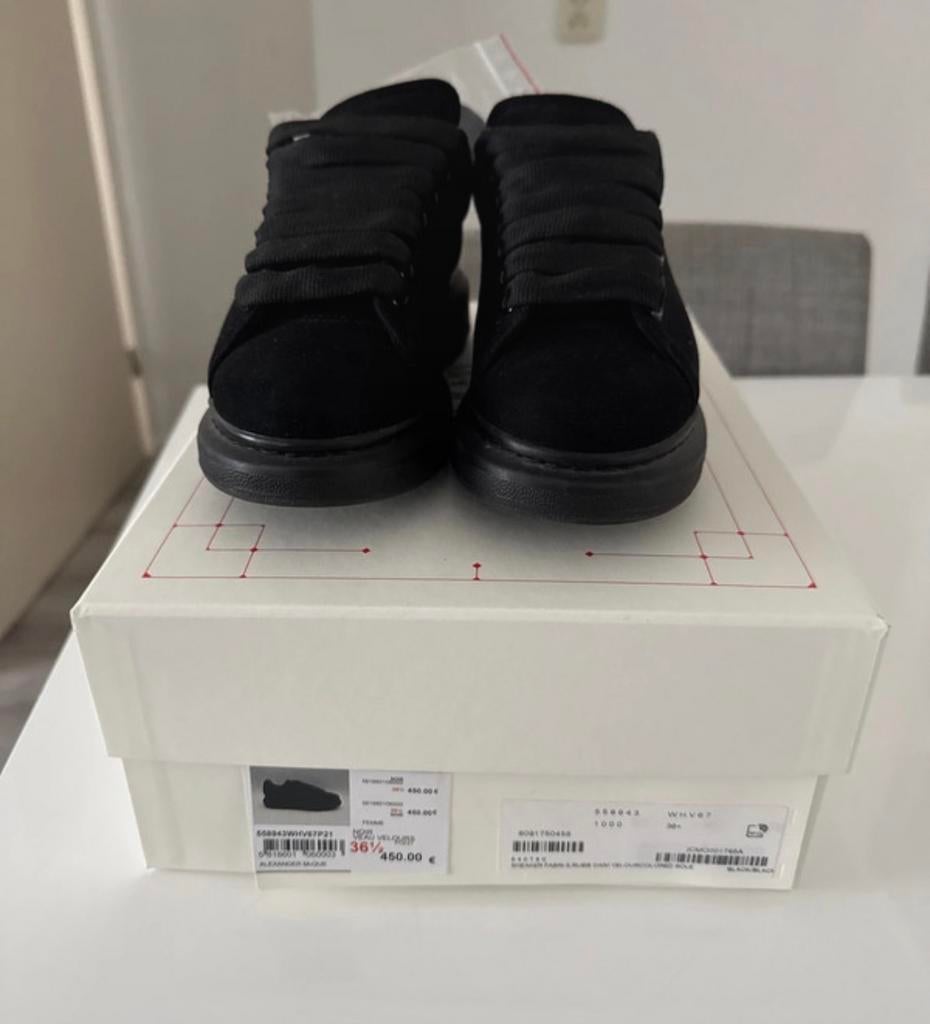 Alexander McQueen Sneakers all black suede Maat 36,5, Zwart, Nieuw, Ophalen of Verzenden, Sneakers of Gympen