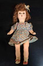 Antieke pop met jurk, Ophalen of Verzenden