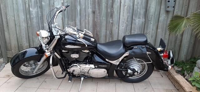 Suzuki Intruder VL800 –10.676 km –Nieuwe banden–Zeer netjes, Motoren, Motoren | Suzuki, 2 cilinders, Chopper, Particulier