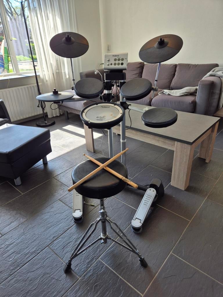 Roland HD-1 elektronisch drumstel met kruk en stokken, Muziek en Instrumenten, Ophalen, Zo goed als nieuw, Roland, Elektronisch