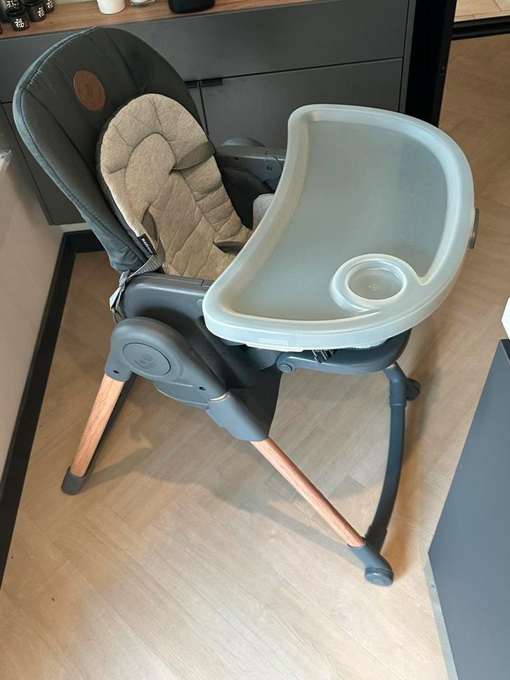 Maxi-Cosi Minla Kinderstoel - Essential Graphite, Kinderen en Baby's, Kinderstoelen, Gebruikt, Meegroeistoel, Afneembaar eetblad