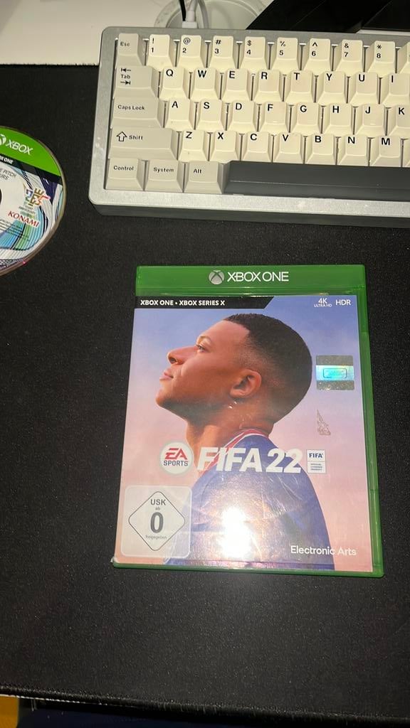 Fifa 22 Xbox One, Ophalen of Verzenden, Zo goed als nieuw, Sport, 3 spelers of meer