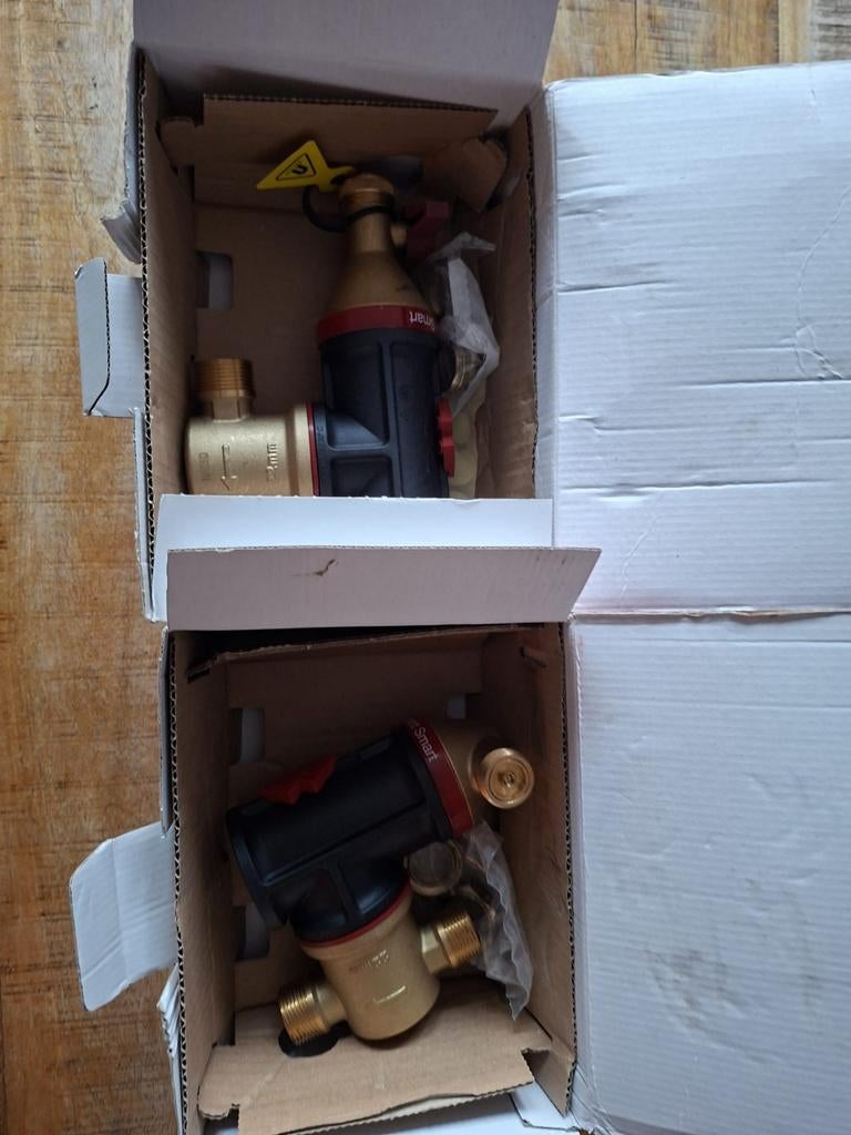 Vuil en luchtafscheider, Nieuw, Minder dan 3 jaar oud, Minder dan 20 liter, Boiler