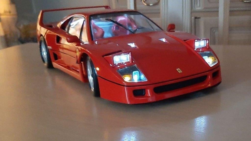 Ferrari F40 schaal 1/8 met 36 LED's, Ophalen of Verzenden, Zo goed als nieuw, 1:5 t/m 1:8, Auto