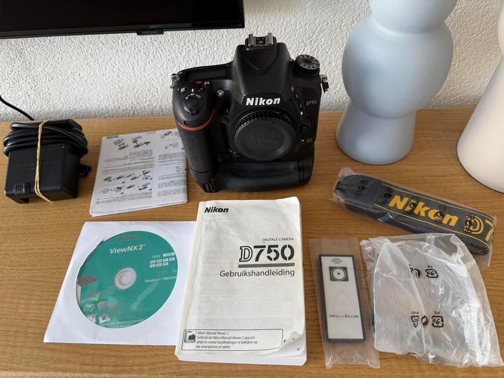 Nikon D750 body met batterijgrip, Audio, Tv en Foto, Fotocamera's Digitaal, Gebruikt, Spiegelreflex, Ophalen of Verzenden, Nikon