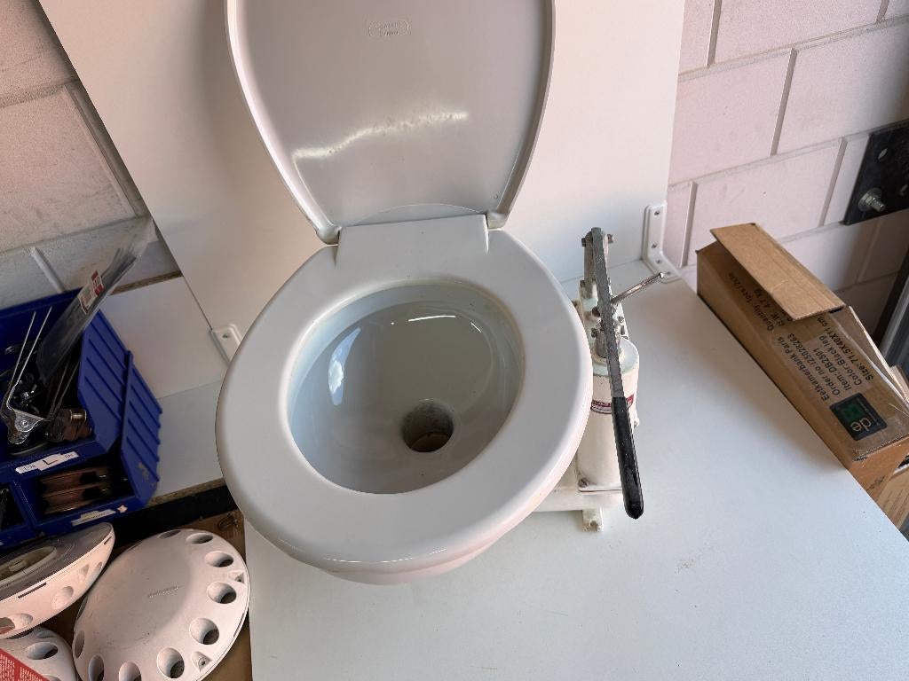 Rheinstrom toilet, Watersport en Boten, Accessoires en Onderhoud, Ophalen of Verzenden, Gebruikt, Kombuis en Sanitair