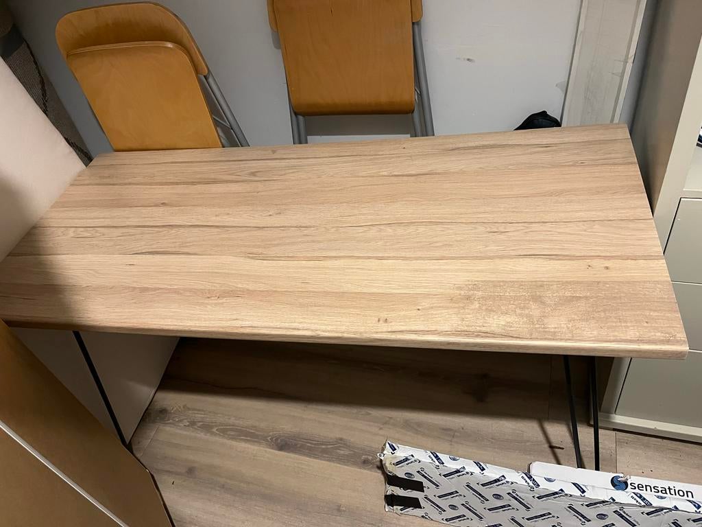 Bureau - Timmerpaneel met zwarte poten, Ophalen, Zo goed als nieuw