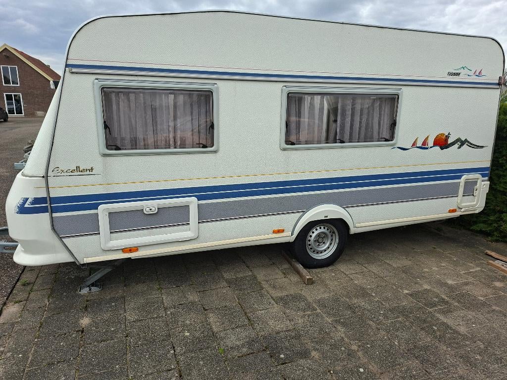 HOBBY CARAVAN EXCELLENT 440, Vast bed, Kachel, Hobby, Treinzit