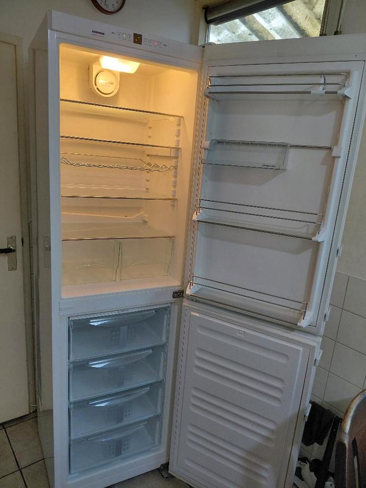 Liebherr koelvriescombinatie no frost .gratis bezorging, Witgoed en Apparatuur, Koelkasten en IJskasten, Zo goed als nieuw, Met aparte vriezer