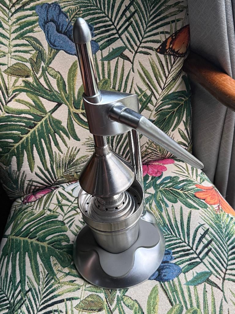 cast iron juicer citruspers, Ophalen of Verzenden, Zo goed als nieuw, Handmatig, Citruspers