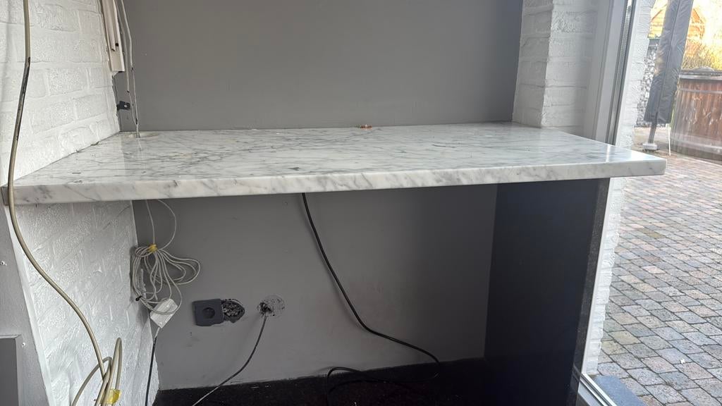 Gratis marmere /stenen bureau. Voor een hoek, Ophalen of Verzenden, Zo goed als nieuw