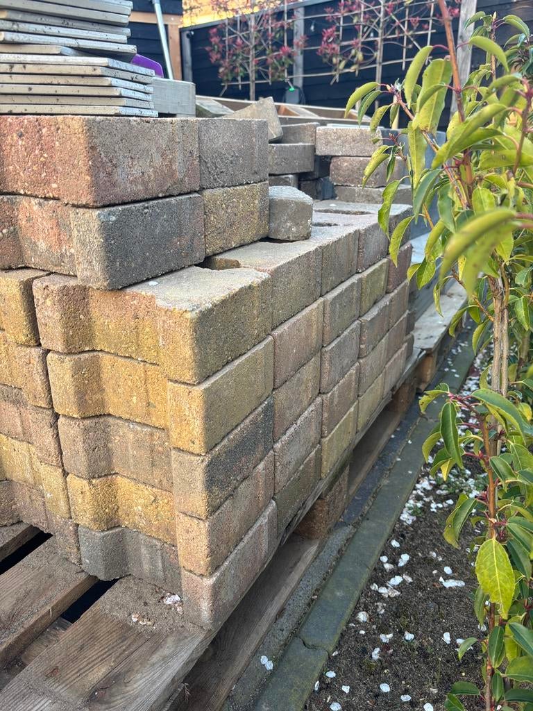 H-Profiel betonklinkers +-  90 stuks (GRATIS), Tuin en Terras, Tegels en Klinkers, Ophalen, Gebruikt, Beton, Klinkers