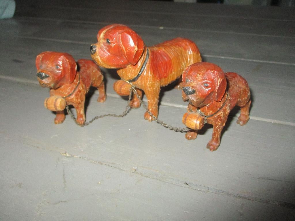 Beeldjes Vintage  St-Bernardhond met 2 kids,v.a 25,00e, Ophalen of Verzenden, Gebruikt, Dier