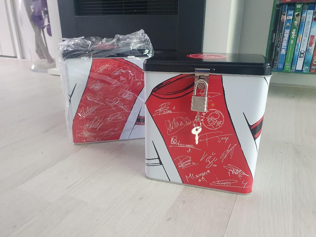 Mooi Ajax Blik/Spaarpot Met Slot! NIEUW! Frenkie de Jong etc, Ophalen of Verzenden, Nieuw, Ajax