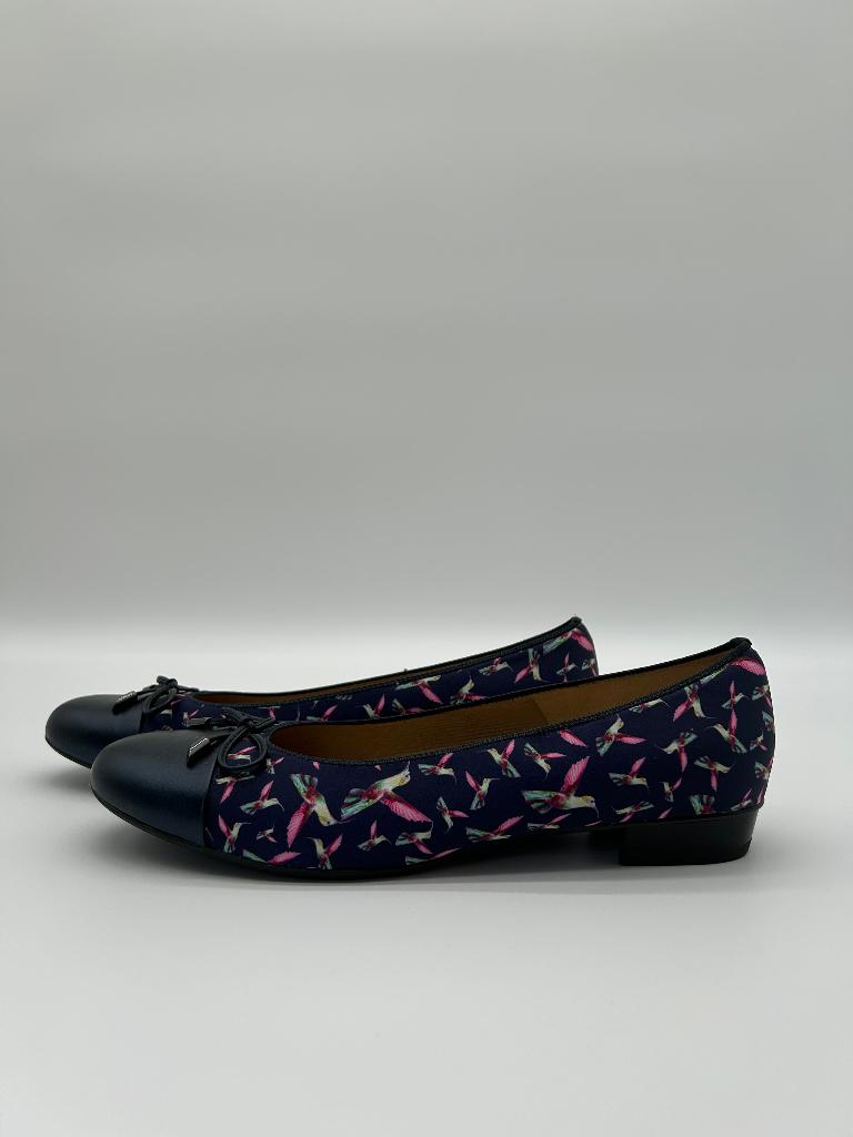 Ara, maat 43 paarse ballerina met kolibrie dessin, Kleding | Dames, Overige kleuren, Verzenden, Ballerina's, Zo goed als nieuw