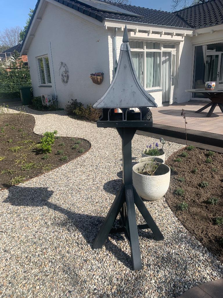 Vogelhuis, Ophalen, Zo goed als nieuw